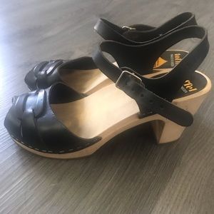 Toffel Swedish Hasbeens clog sandals in black